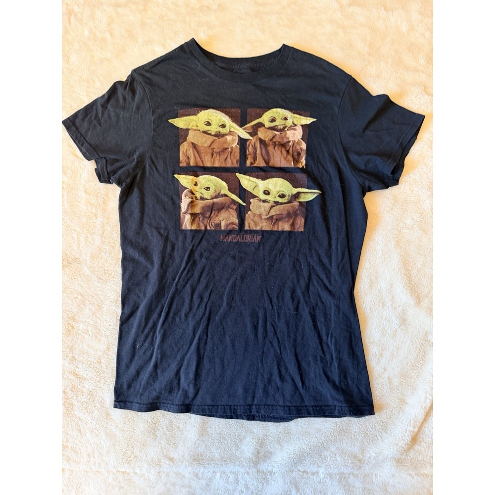 Star Wars Mandalorian Grogu Small Black Tee The Child 4 Pose Graphic 100% Cotton